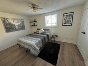 Deluxe 2BD Movie Apartment in Port Dover